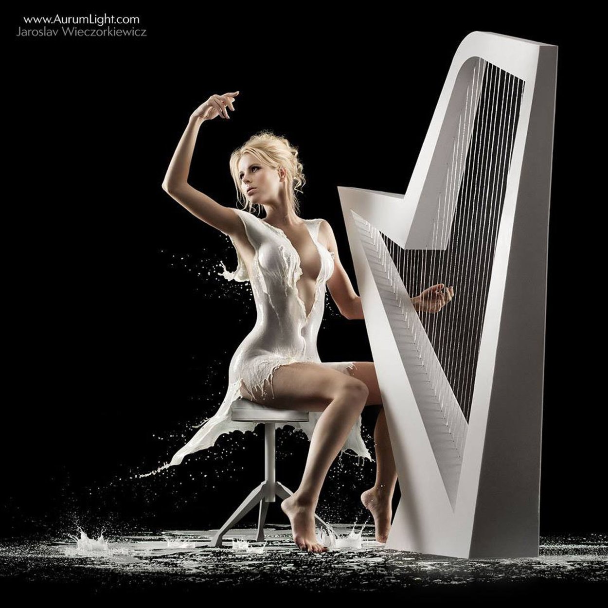 Jaroslav_Wieczorkiewicz-Milk-03